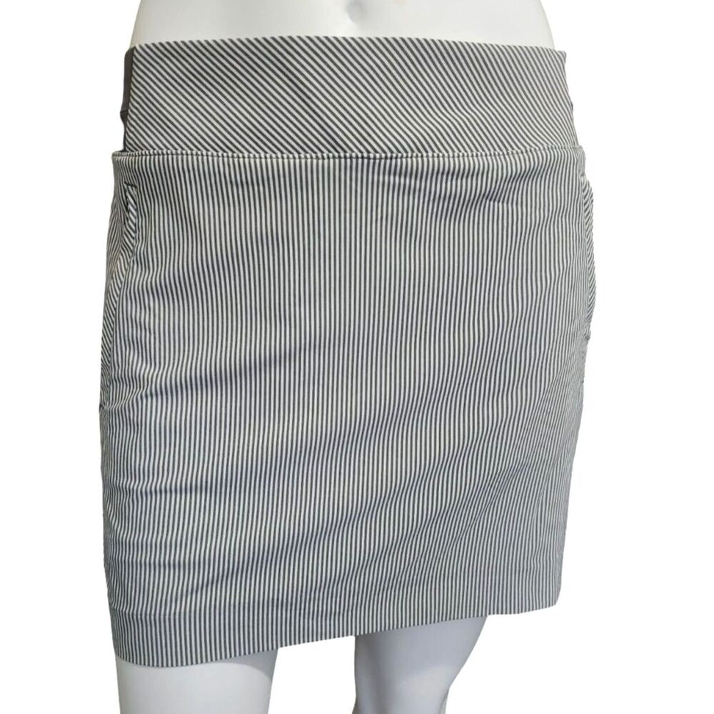 Athleta Brooklyn Textured 16" Skort Size 14 Gray White City Stripe Zip Pockets